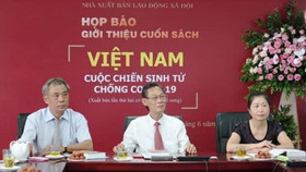 Tái bản cuốn sách “Việt Nam - Cuộc chiến sinh tử chống Covid-19”