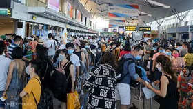 Sẵn sàng lập cầu hàng không, tăng chuyến bay tối đa giải tỏa du khách ở Đà Nẵng