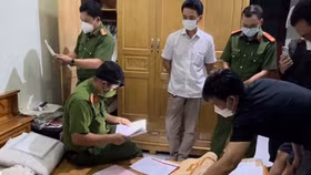 Đồng Nai: Triệt phá đường dây thuê kho thuộc Quân khu 7 để sản xuất, buôn bán nhớt giả