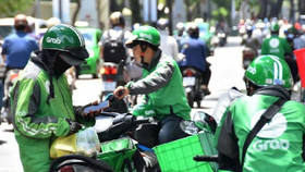 Grab phải công khai thông tin về "phụ phí nắng nóng"