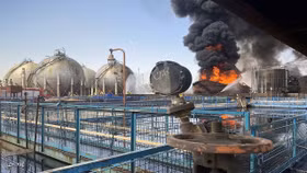 Video vụ hỏa hoạn lớn tại nhà máy lọc dầu Iran