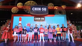 Đến Lễ hội Tết Việt, thưởng thức nước mắm CHIN-SU Cá Cơm Biển Đông