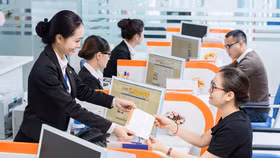 Điều gì đang xảy ra với cổ phiếu SHB?