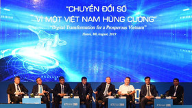 Hơn 10.000 đại biểu theo dõi trực tuyến Ngày chuyển đổi số Việt Nam