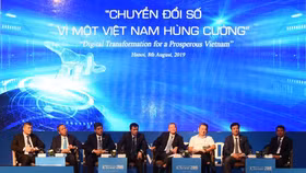 Hơn 10.000 đại biểu theo dõi trực tuyến Ngày chuyển đổi số Việt Nam