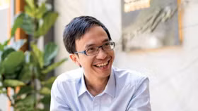 "Cha đẻ" của The Coffee House rời ghế nóng?