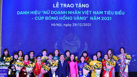 Vinh danh 60 nữ doanh nhân tiêu biểu tại lễ trao Cup Bông hồng Vàng 2021