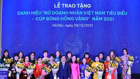 Vinh danh 60 nữ doanh nhân tiêu biểu tại lễ trao Cup Bông hồng Vàng 2021