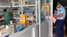 Xử phạt hàng chục cơ sở kinh doanh thuốc tân dược vì không công khai chứng chỉ hành nghề