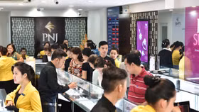 Sập sóng tin đồn, lướt vàng lỗ nặng