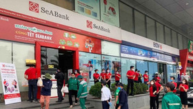 SeABank ủng hộ 400 triệu đồng và tặng 2.500 gói thực phẩm cho người nghèo