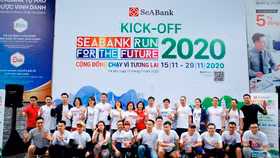 Gần 2.500 người tham gia giải chạy SeABank Run For The Future 2020