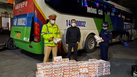 Quảng Ninh: Thu giữ 2.500 que test nhanh Covid-19, 4.000 sản phẩm quần áo, mỹ phẩm, thực phẩm không rõ nguồn gốc