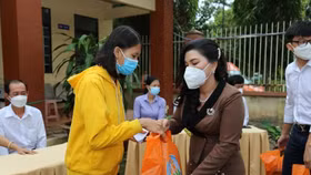 Kim Oanh Group triển khai chương trình trao 7.500 phần quà Tết Quý Mão 2023