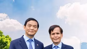 Xung đột quyền lực tại Xây dựng Hòa Bình