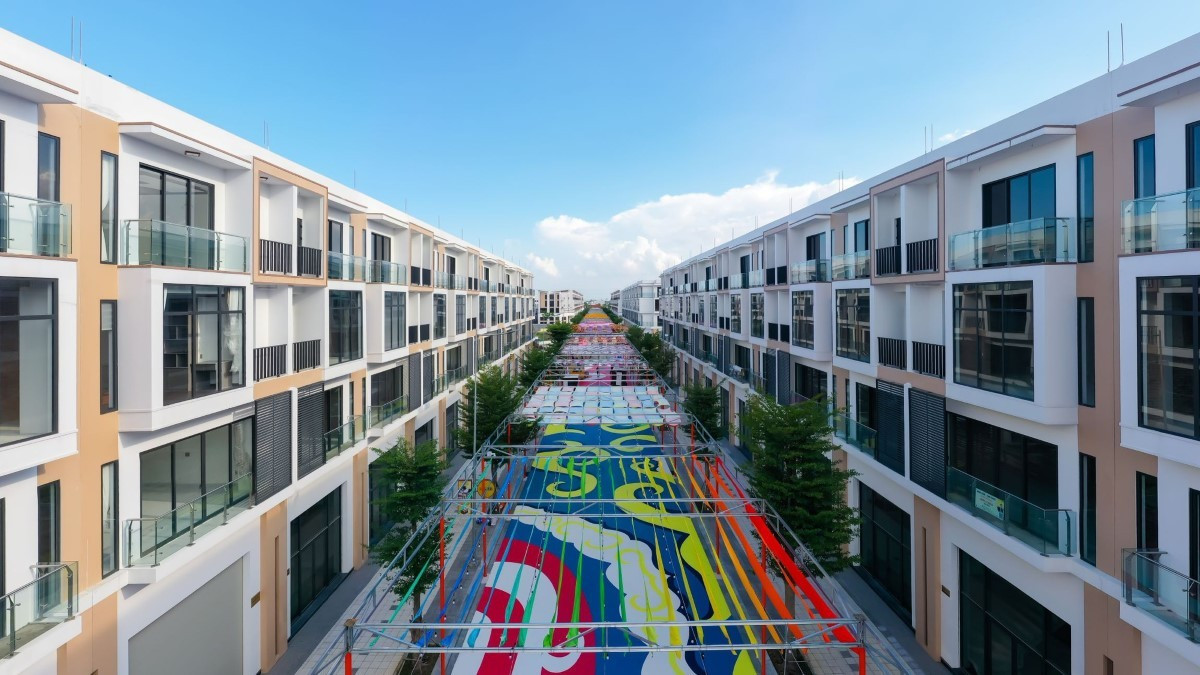 Tuyến phố đi bộ tại dự án T&T City Millennia vừa lập kỷ lục "tuyến phố đi bộ trong khuôn viên khu đô thị có các trạm dừng trải nghiệm đa dạng chủ đề nhất" tai-khoi-dong-1.jpg