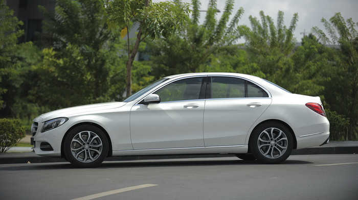 Chọn Audi A4 2016 hay Mercedes-Benz C200 2015? ảnh 10