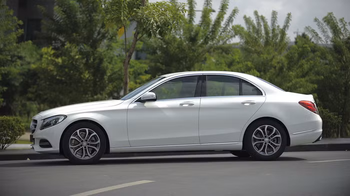 Chọn Audi A4 2016 hay Mercedes-Benz C200 2015? ảnh 10