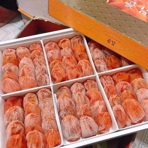 Tết đến bỏ bộn tiền sắm trái cây nhập ngoại, cẩn thận mua hàng "đội lốt" ảnh 1