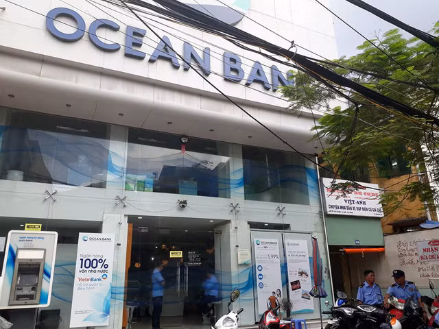 Vụ hơn 20 khách hàng gửi 400 tỷ đồng ở OceanBank Hải Phòng: Một sổ tiết kiệm giả ảnh 1