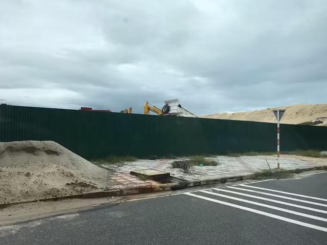 Hàng trăm dự án nghỉ dưỡng "bủa vây", hạ tầng giao thông Nha Trang quá tải ảnh 2