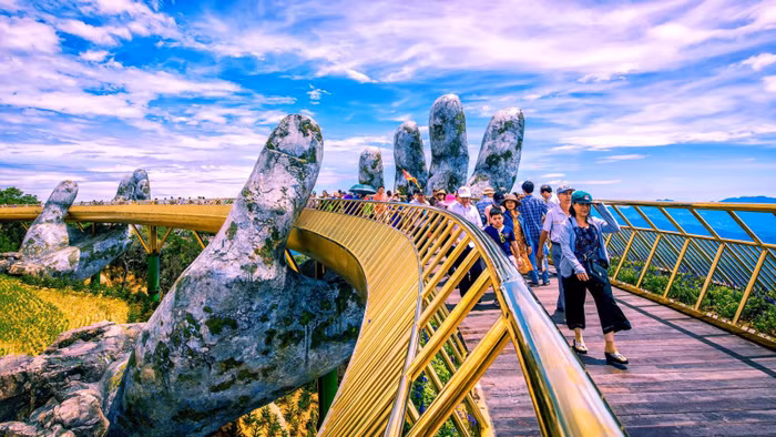 anh-1cau-vang-sun-world-ba-na-hills.jpg