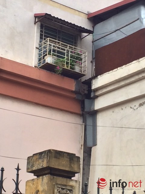 "Ghê răng" nhìn những tòa nhà tái định cư Hà Nội dọa sập ảnh 2