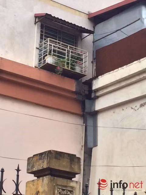 "Ghê răng" nhìn những tòa nhà tái định cư Hà Nội dọa sập ảnh 2