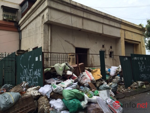 "Ghê răng" nhìn những tòa nhà tái định cư Hà Nội dọa sập ảnh 1