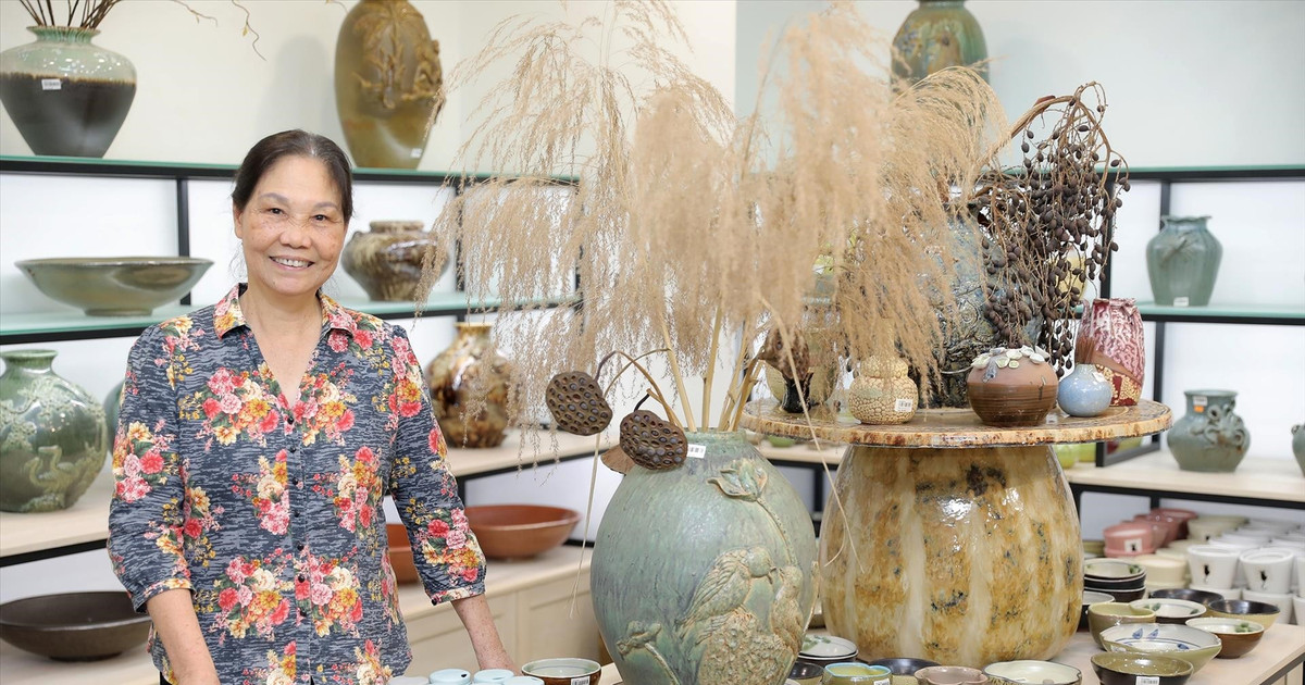 “Phù thuỷ đất sét” Hà Thị Vinh: Người “thổi hồn” đưa gốm sứ ra thế giới