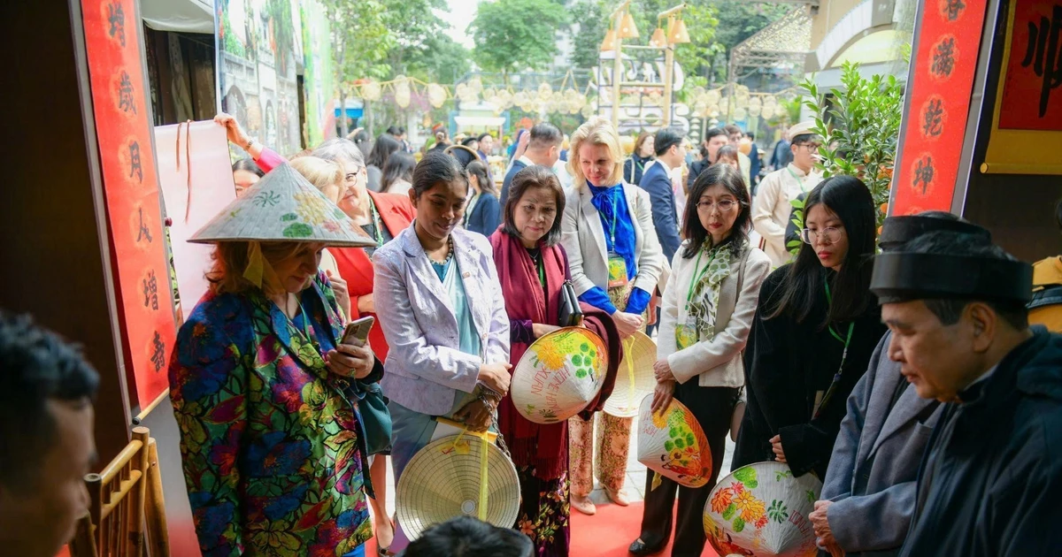 Home Hanoi Xuan: Sứ giả kết nối văn hóa Việt với thế giới