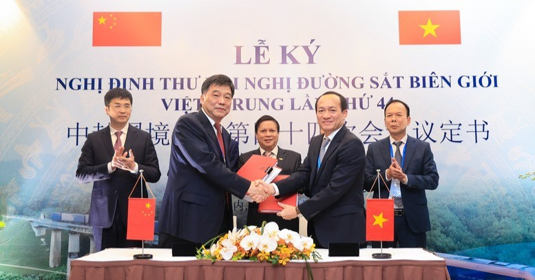 Việt Nam - Trung Quốc ký Nghị định thư Hội nghị đường sắt biên giới Việt - Trung lần thứ 44