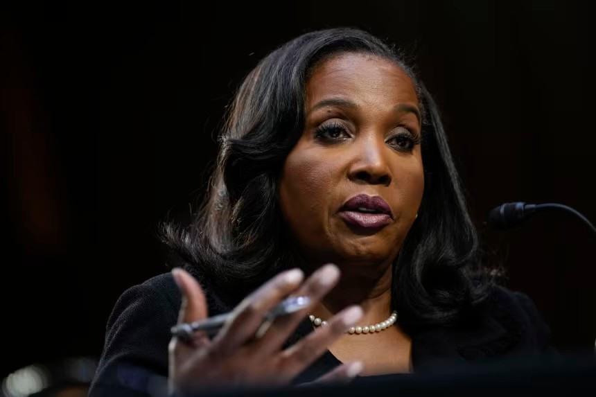 Bà Lisa Cook - thống đốc Fed đệ đơn kiện thách thức quyền lực tổng thống Mỹ Donald Trump - là ai?