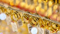 Giá vàng lại lên cao, mỗi lượng tăng 2,5 triệu đồng sau một ngày