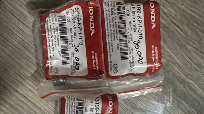 Nhiều cơ sở kinh doanh bán phụ tùng xe máy có dấu hiệu giả mạo nhãn hiệu Honda, Yamaha