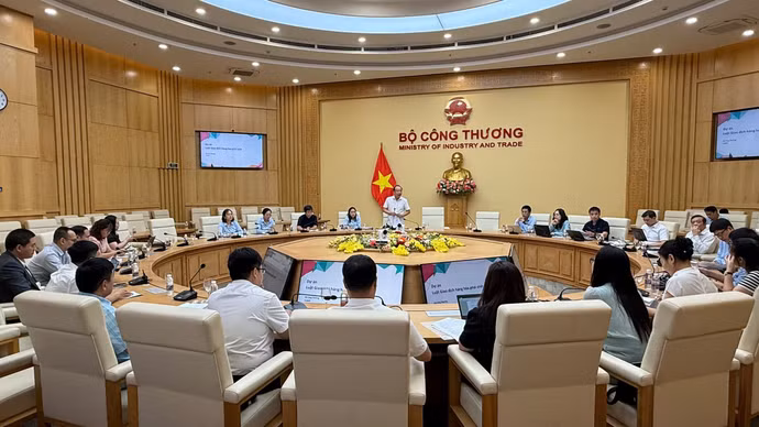 Tổ soạn thảo dự án Luật Giao dịch hàng hóa phái sinh đã họp cho ý kiến đối với dự thảo Luật và các văn bản quy định chi tiết thi hành