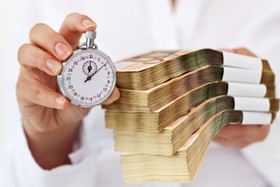  Người phụ nữ 35 tuổi gồng mình suốt 5 năm để trả nợ vì “tận hưởng tuổi trẻ”