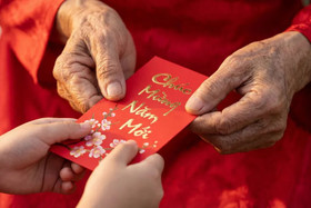 “Đi Tết” bao nhiêu cho vừa?