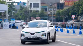 "Mua dễ hơn, dùng rẻ hơn": Công thức kéo xe điện VinFast tới số đông
