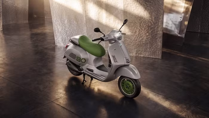 vespa-80-16-9-02.jpg