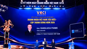 Tổng giám đốc Piaggio Việt Nam lần thứ hai nhận danh hiệu Doanh nhân tiêu biểu – Cúp Thánh Gióng