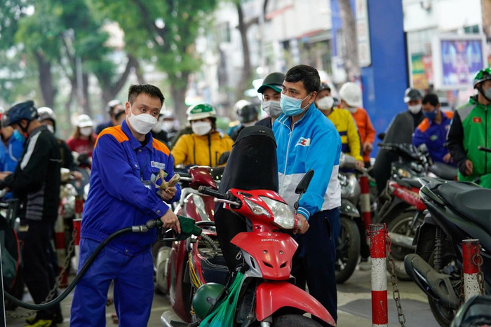 Giá xăng dầu tăng đồng loạt