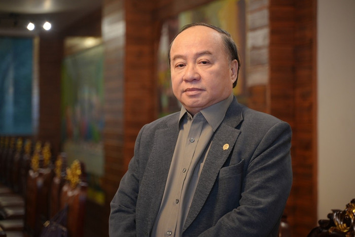 TS. Nguyễn Hồng Sơn, Nguyên Phó chủ tịch Liên đoàn Thương mại & Công nghiệp Việt Nam – VCCI, Chủ tịch Hiệp hội Phát triển Hàng tiêu dùng Việt Nam - VACOD, Chủ tịch Hiệp hội Doanh nghiệp Thành phố Hà Nội - HBA