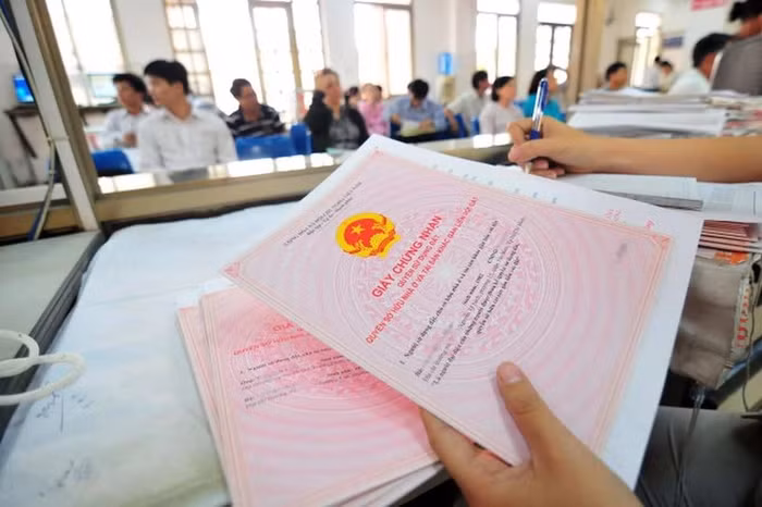 Không thực hiện xác nhận đăng ký thế chấp quyền sử dụng đất, tài sản gắn liền với đất trên Giấy chứng nhận quyền sử dụng đất, quyền sở hữu tài sản gắn liền với đất