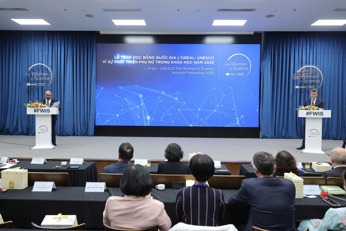 trao-giai-thuong-khoa-hoc-va-hoc-bong-loreal-unesco-vi-su-phat-trien-cua-phu-nu-trong-khoa-hoc-2025.jpg