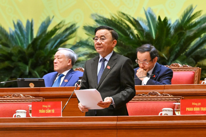 dong-chi-tran-cam-tu-uy-vien-bo-chinh-tri-thuong-truc-ban-bi-thu-dieu-hanh-phien-thao-luan.jpg