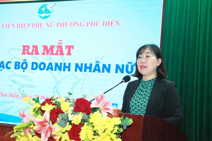 dong-chi-hoang-thi-thuy-pho-bi-thu-thuong-truc-dang-uy-phuong-phu-dien-phat-bieu-tai-chuong-trinh.jpg