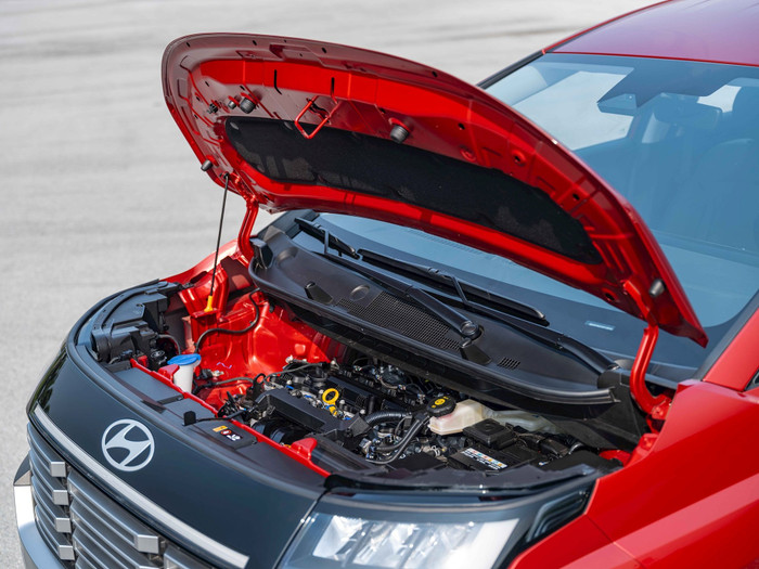 Động cơ Smartstream G1.5 cho công suất tối đa 115 PS và mô-men xoắn cực đại 144Nm.