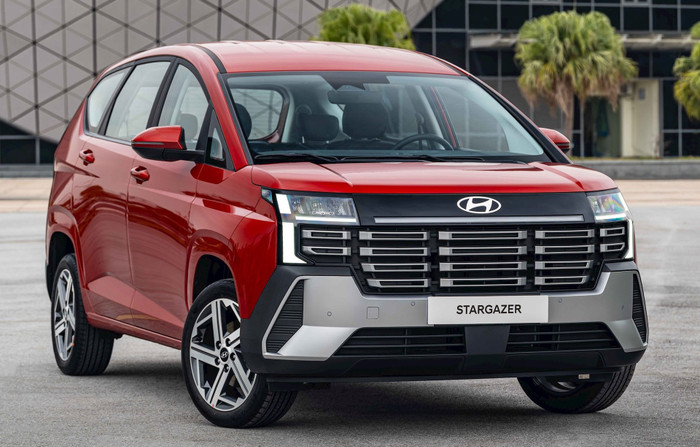 Hyundai Stargazer mới với diện mạo ấn tượng, mui xe nhô cao, dập gân mạnh mẽ