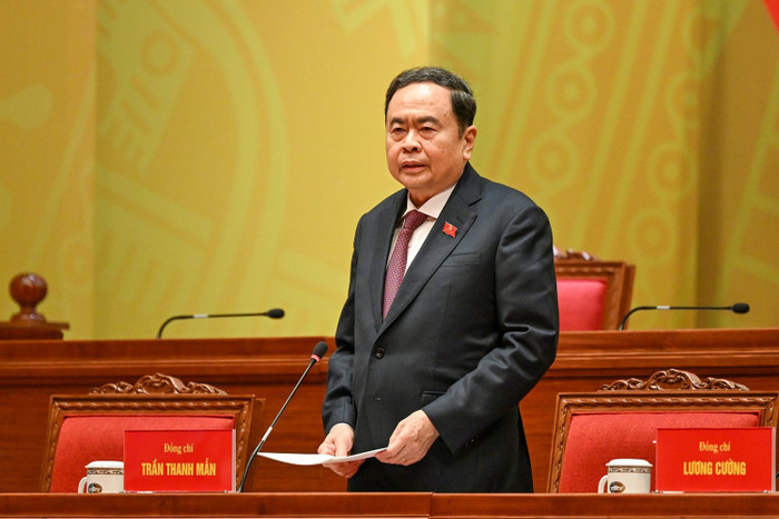 dong-chi-tran-thanh-man-uy-vien-bo-chinh-tri-chu-tich-quoc-hoi-nuoc-cong-hoa-xa-hoi-chu-nghia-viet-nam-thay-mat-cac-dong-chi-lanh-dao-chu-chot-cua-dang-nha-nuoc-dieu-hanh-phien-hop-tru-bi.jpg